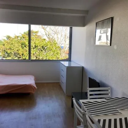 Ibigniarry A2- Quartier Calme Avec Piscine Collective